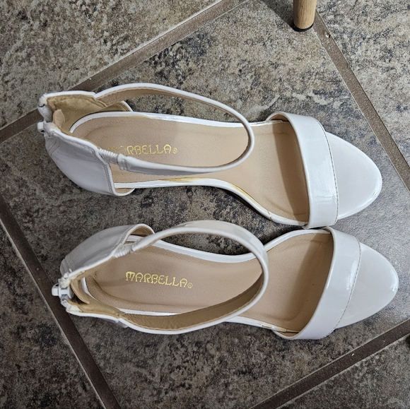Marbella White Pumps, size 8 - Picture 6 of 6